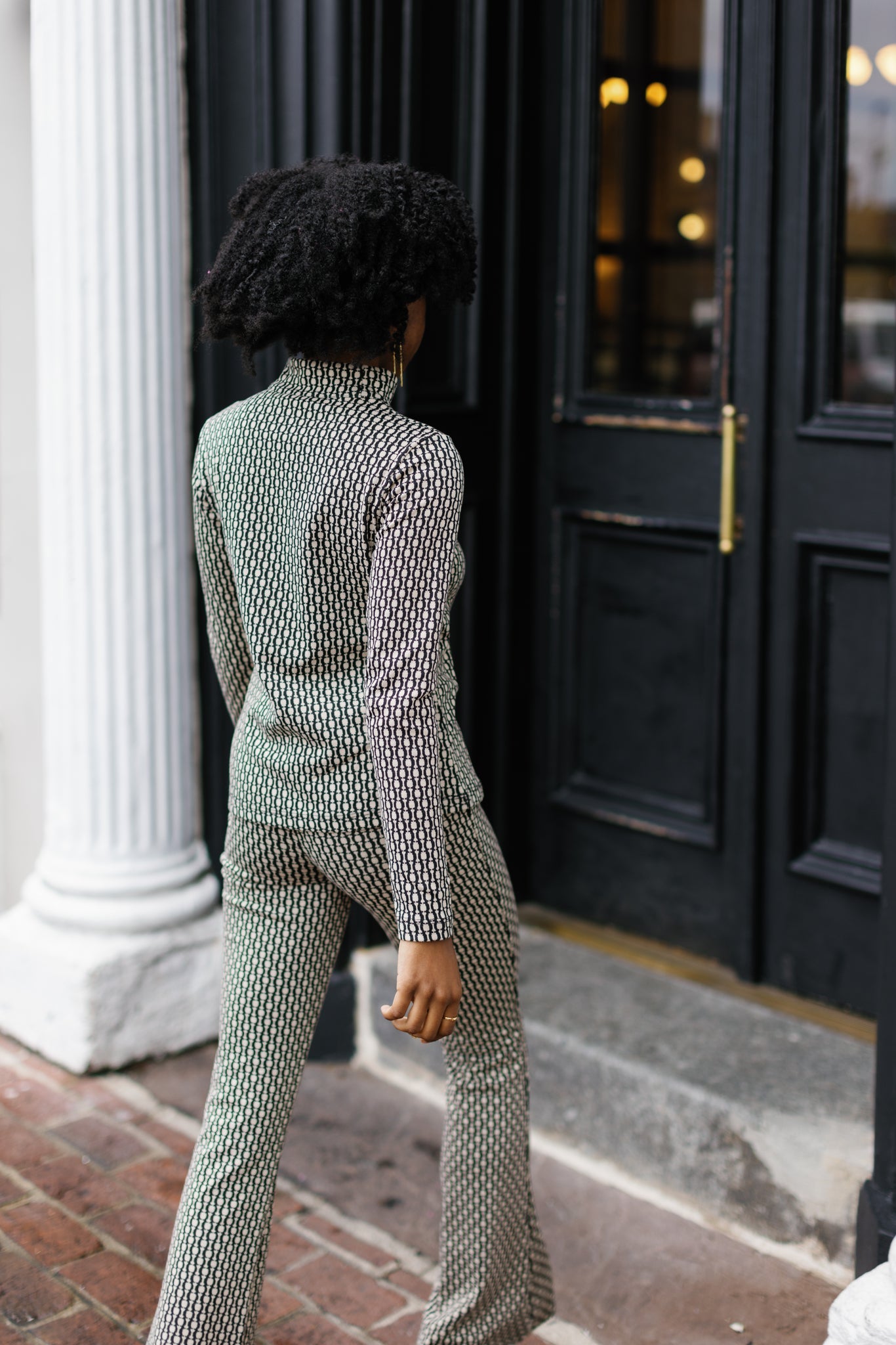 She's Chic Set Top