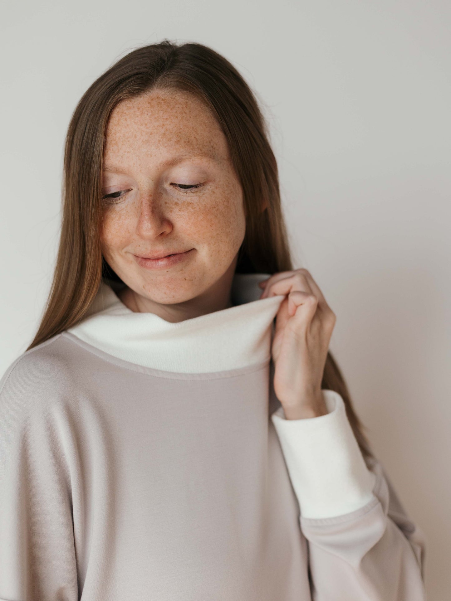SY Lightweight Mock Neck Pullover